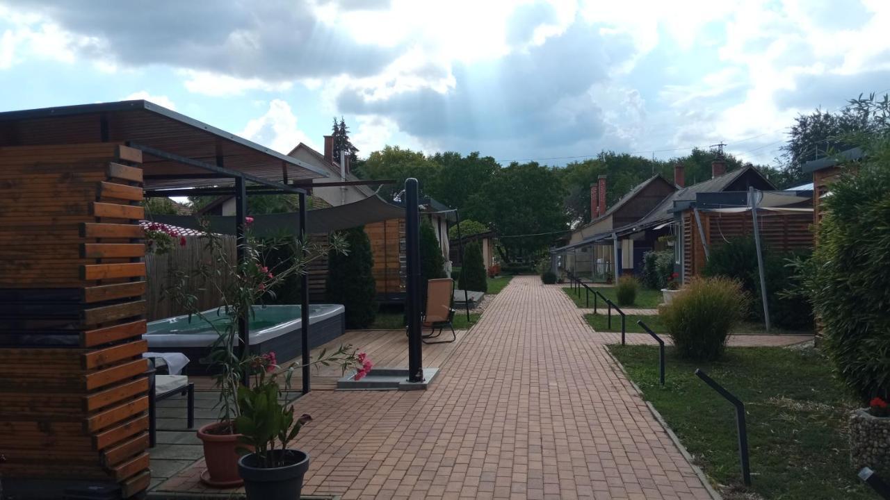 Green Corner Wellness Püspökladány 外观 照片