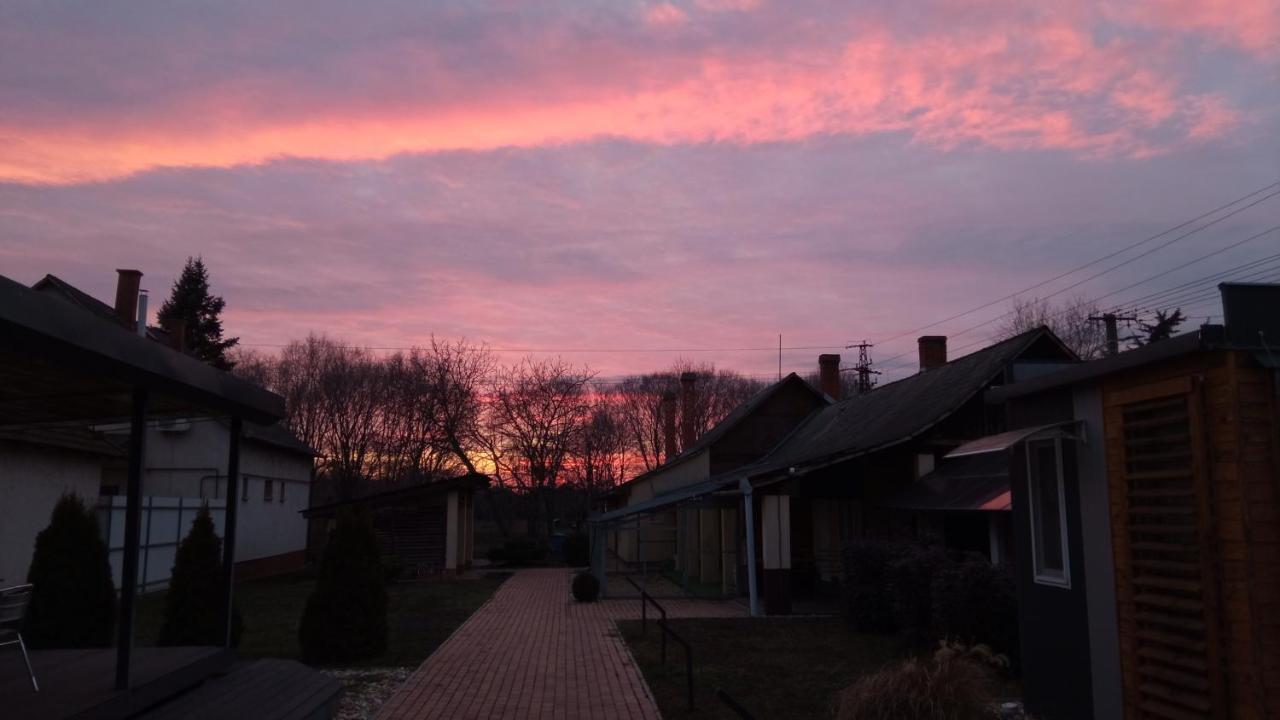 Green Corner Wellness Püspökladány 外观 照片