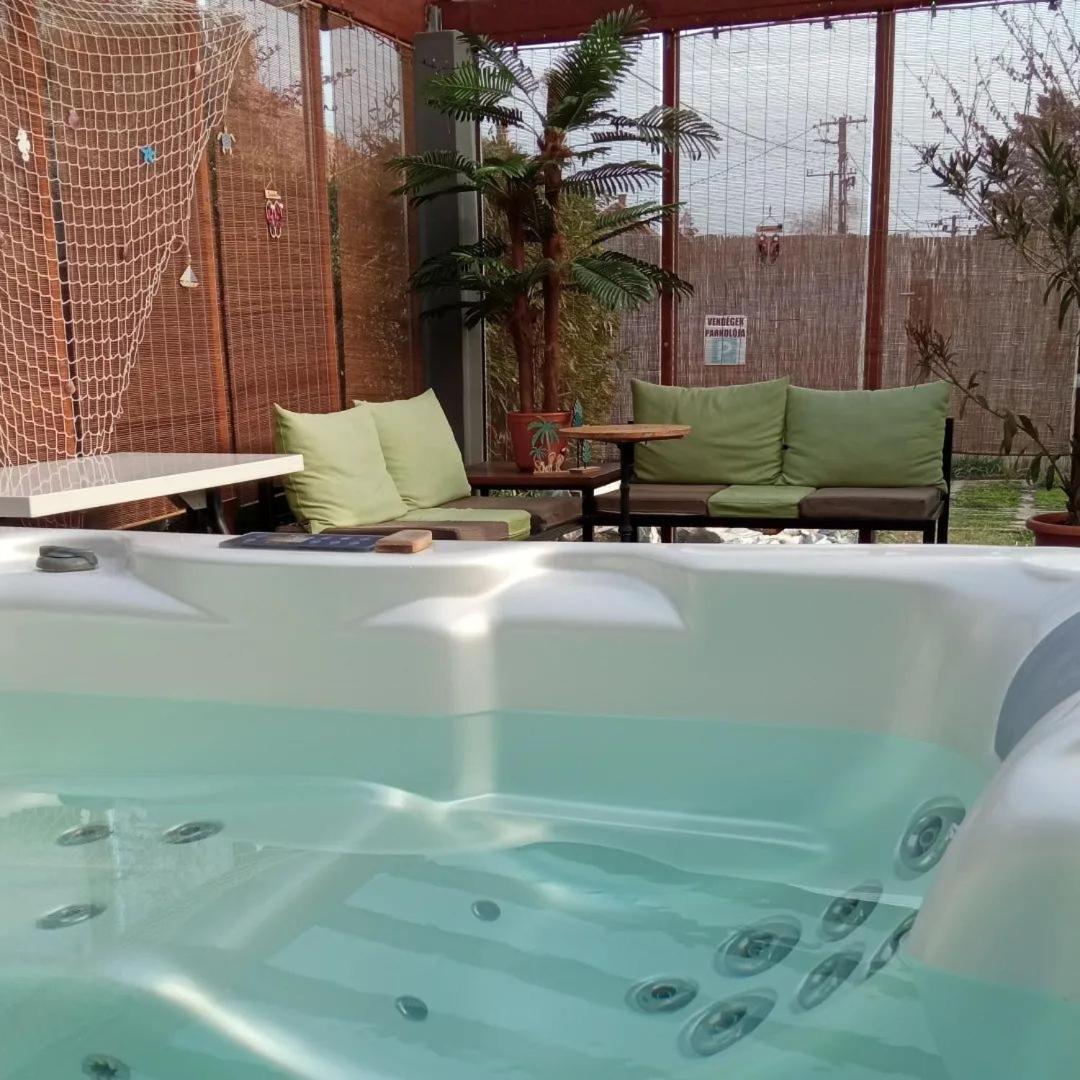 Green Corner Wellness Püspökladány 外观 照片